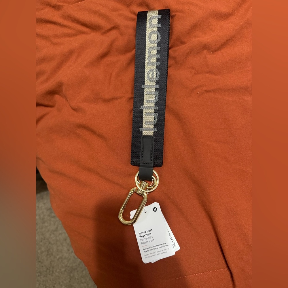 Never Lost Keychain Lululemon NWT